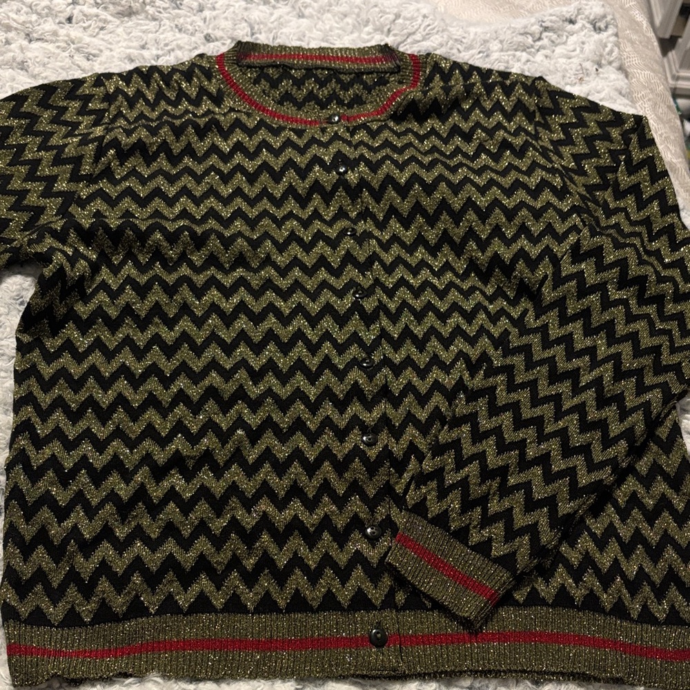 Elegant Black and Gold Zigzag Women's Sweater